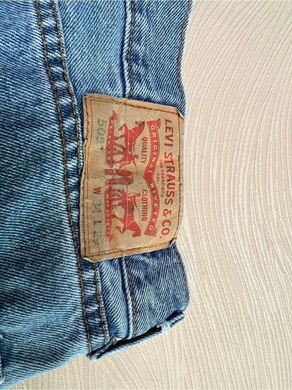 Vintage 505 Levi's Men’s Straight Jeans in Light Blue Denim 34x29